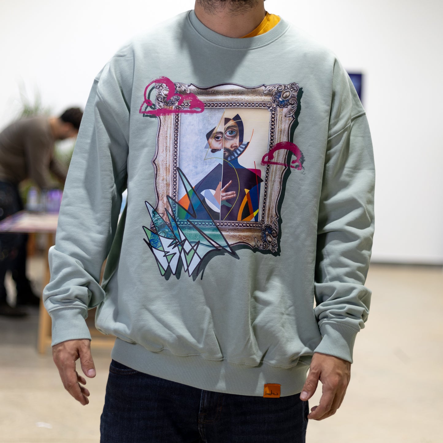 Sudadera "Caballero de la mano en el pecho"
