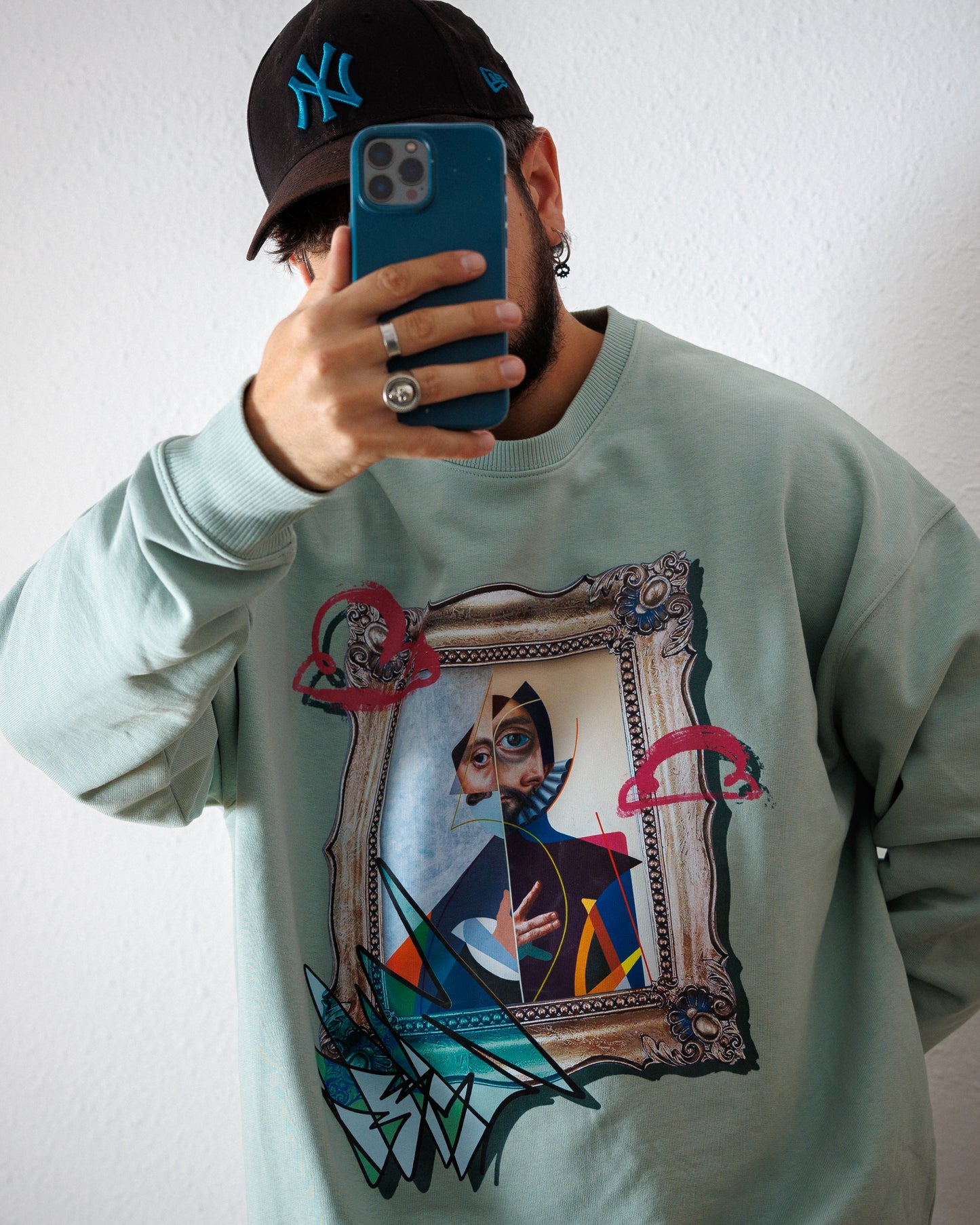 Sudadera "Caballero de la mano en el pecho"